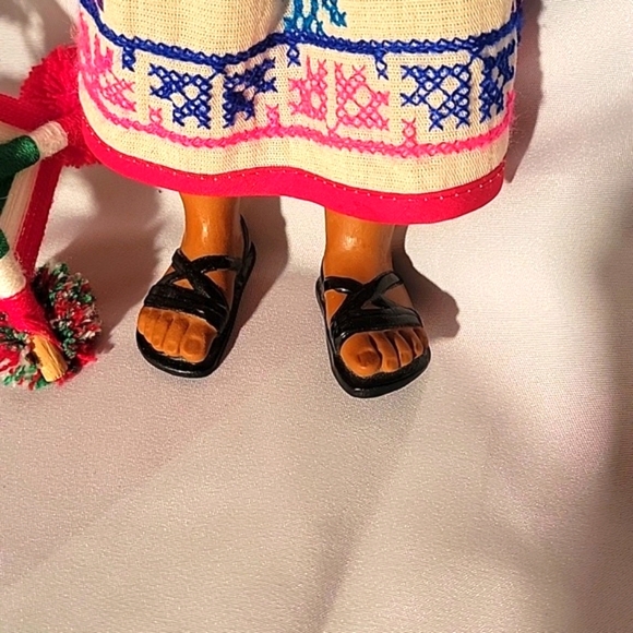 Handmade Mexican Folk Art 12" Huichol Doll in Traditional Costume - Picture 5 of 8